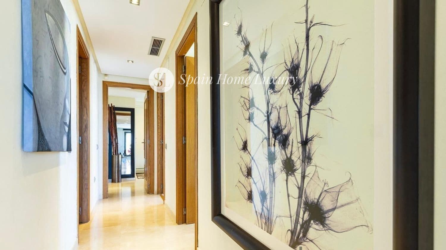 3 bedroom Penthouse for sale in Valencia city with pool garage - € 890,000 (Ref: 9409103)