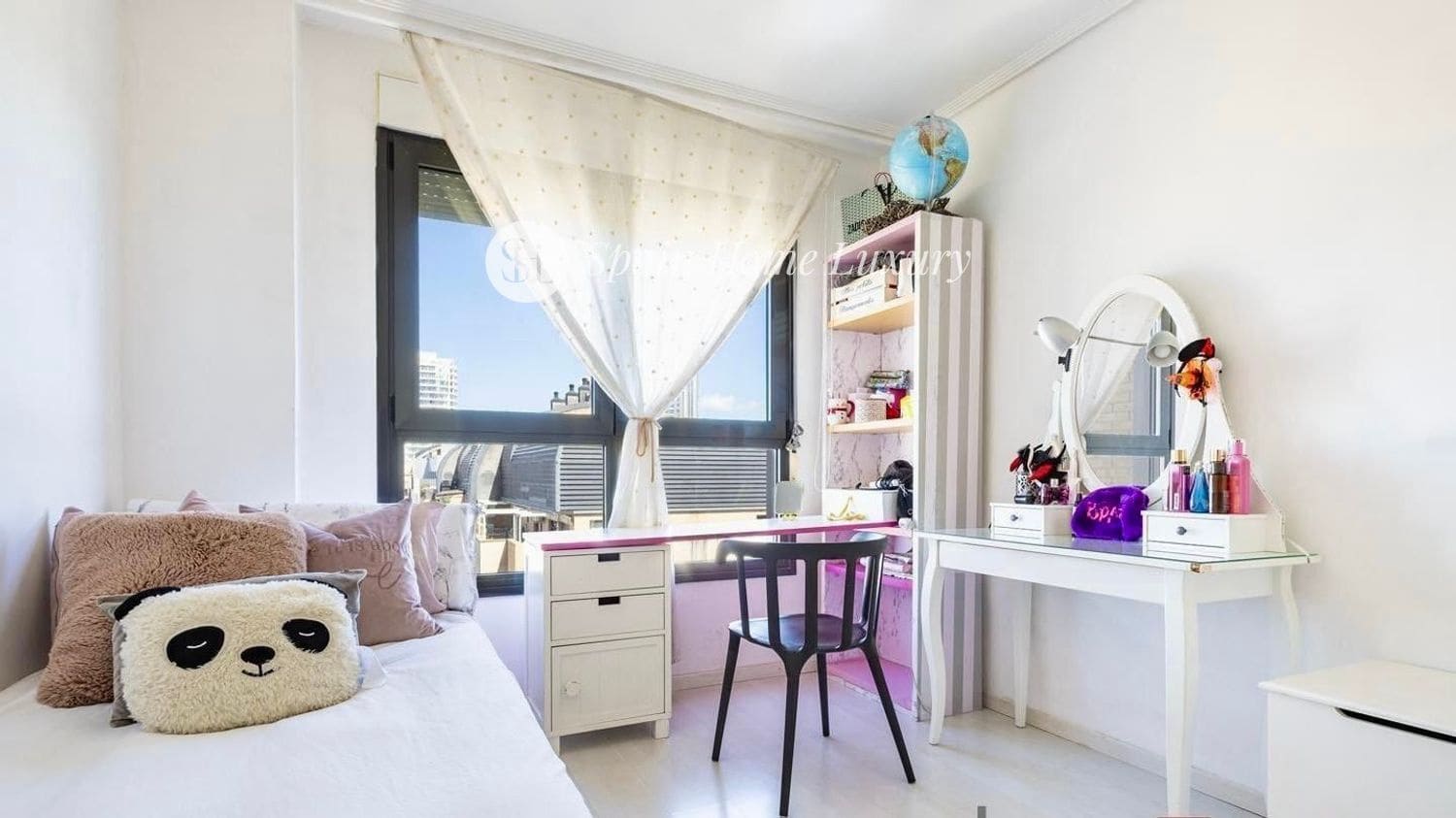 3 bedroom Penthouse for sale in Valencia city with pool garage - € 890,000 (Ref: 9409103)