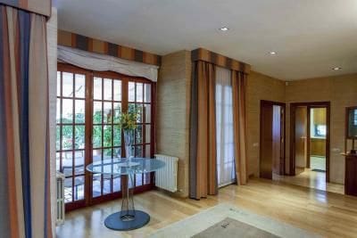 5 bedroom Villa for sale in Chiva - € 1,390,000 (Ref: 9410844)