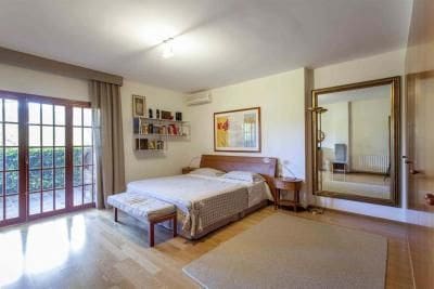 5 bedroom Villa for sale in Chiva - € 1,390,000 (Ref: 9410844)