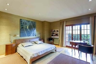 5 bedroom Villa for sale in Chiva - € 1,390,000 (Ref: 9410844)