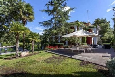 5 bedroom Villa for sale in Chiva - € 1,390,000 (Ref: 9410844)