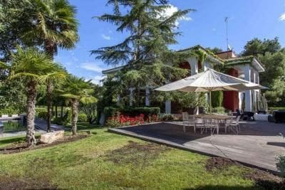 5 bedroom Villa for sale in Chiva - € 1,390,000 (Ref: 9410844)