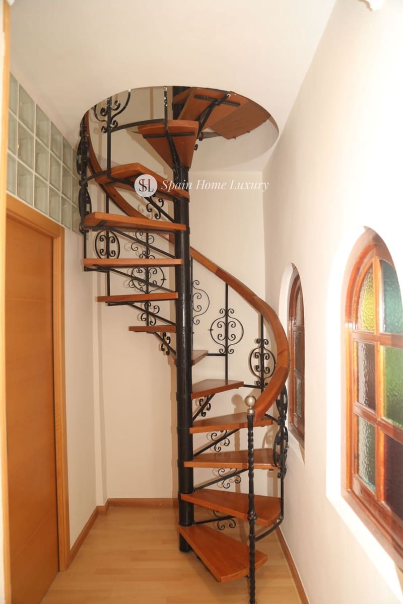 5 soveværelse Villa til salg i Denia med swimmingpool - € 580.000 (Ref: 9410847)