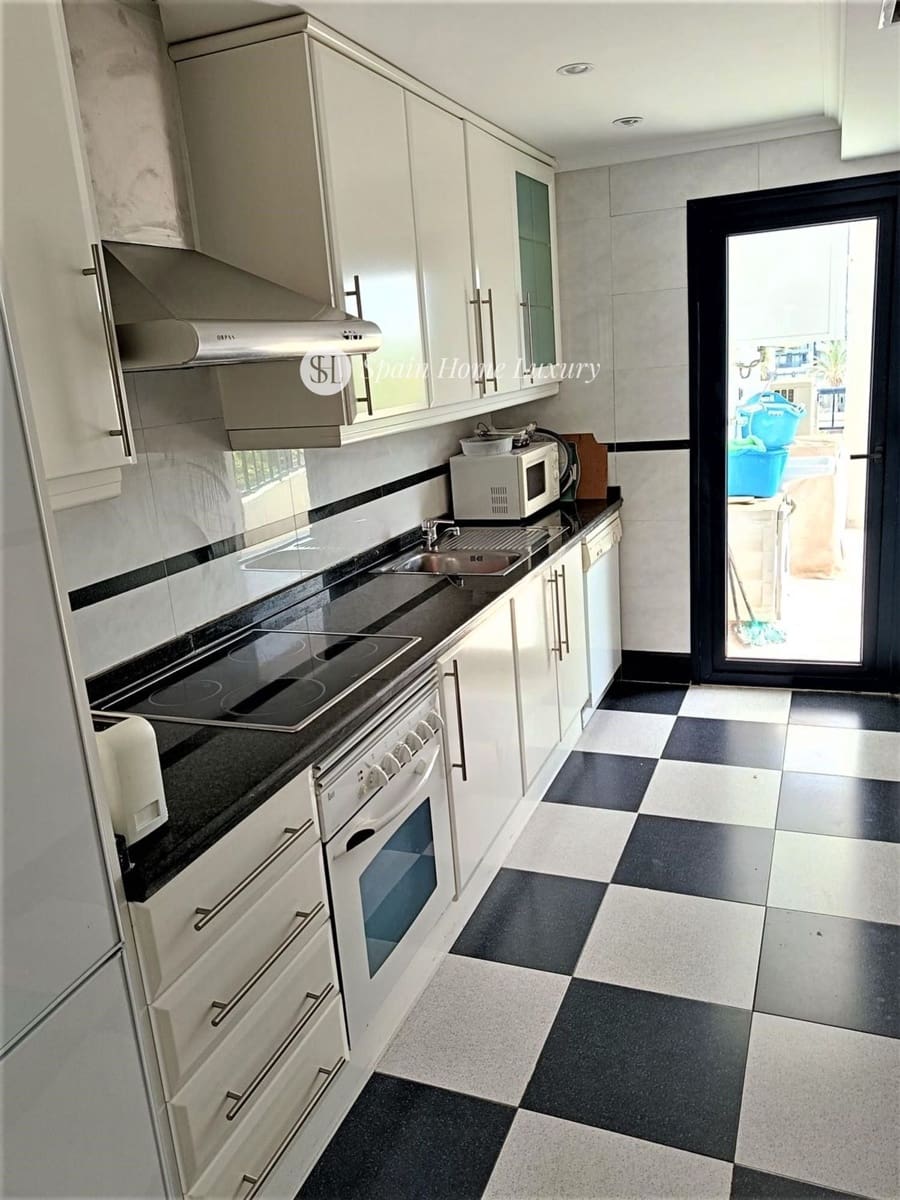 3 bedroom Flat for sale in Calpe / Calp with pool garage - € 520,000 (Ref: 9418984)