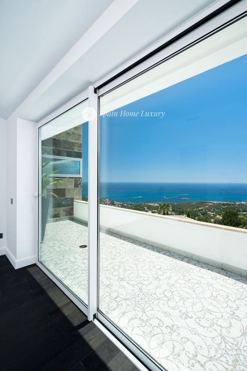 7 bedroom Villa for sale in Altea with pool garage - € 4,750,000 (Ref: 9432444)