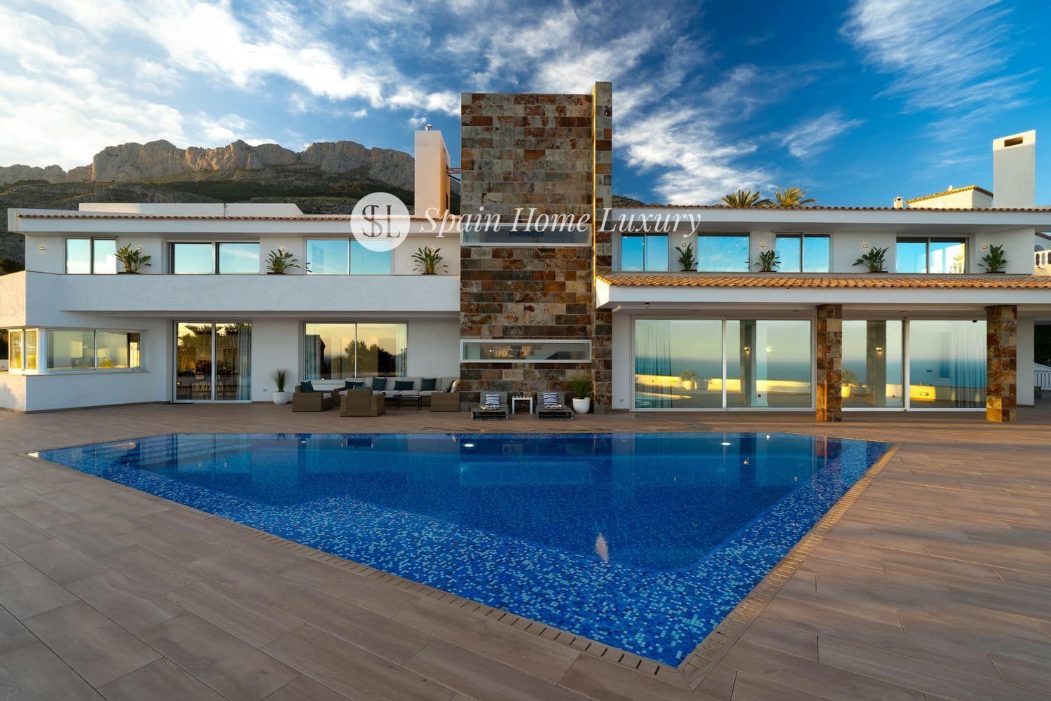 7 bedroom Villa for sale in Altea with pool garage - € 4,750,000 (Ref: 9432444)