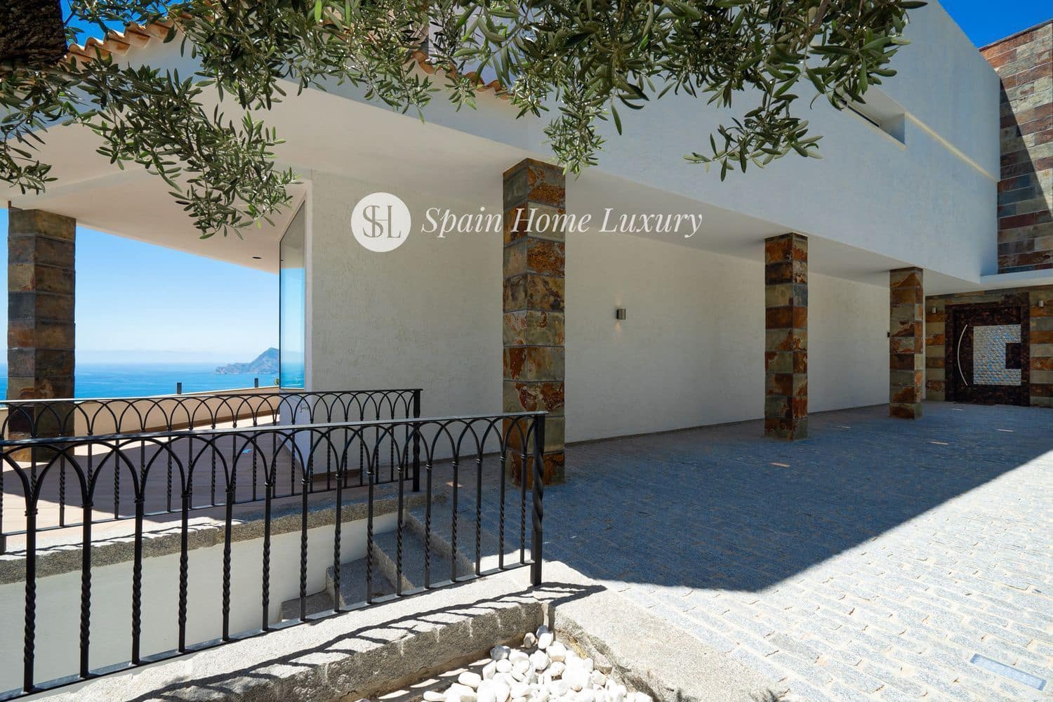 7 bedroom Villa for sale in Altea with pool garage - € 4,750,000 (Ref: 9432444)