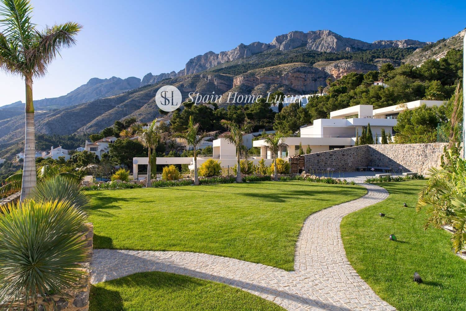7 bedroom Villa for sale in Altea with pool garage - € 4,750,000 (Ref: 9432444)