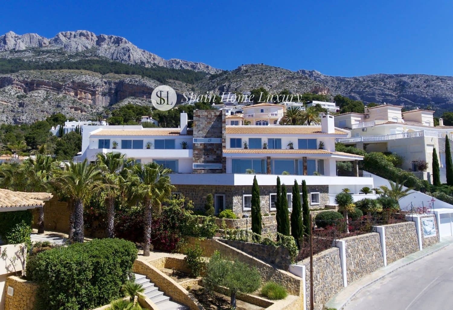 7 bedroom Villa for sale in Altea with pool garage - € 4,750,000 (Ref: 9432444)