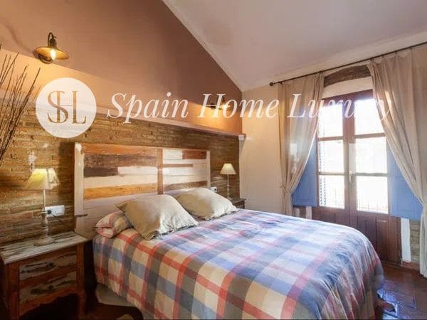 4 bedroom Villa for sale in Alzira with pool - € 490,000 (Ref: 9432731)