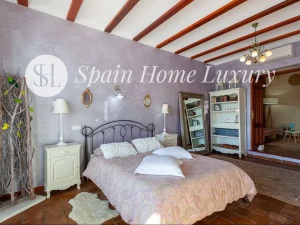4 bedroom Villa for sale in Alzira with pool - € 490,000 (Ref: 9432731)