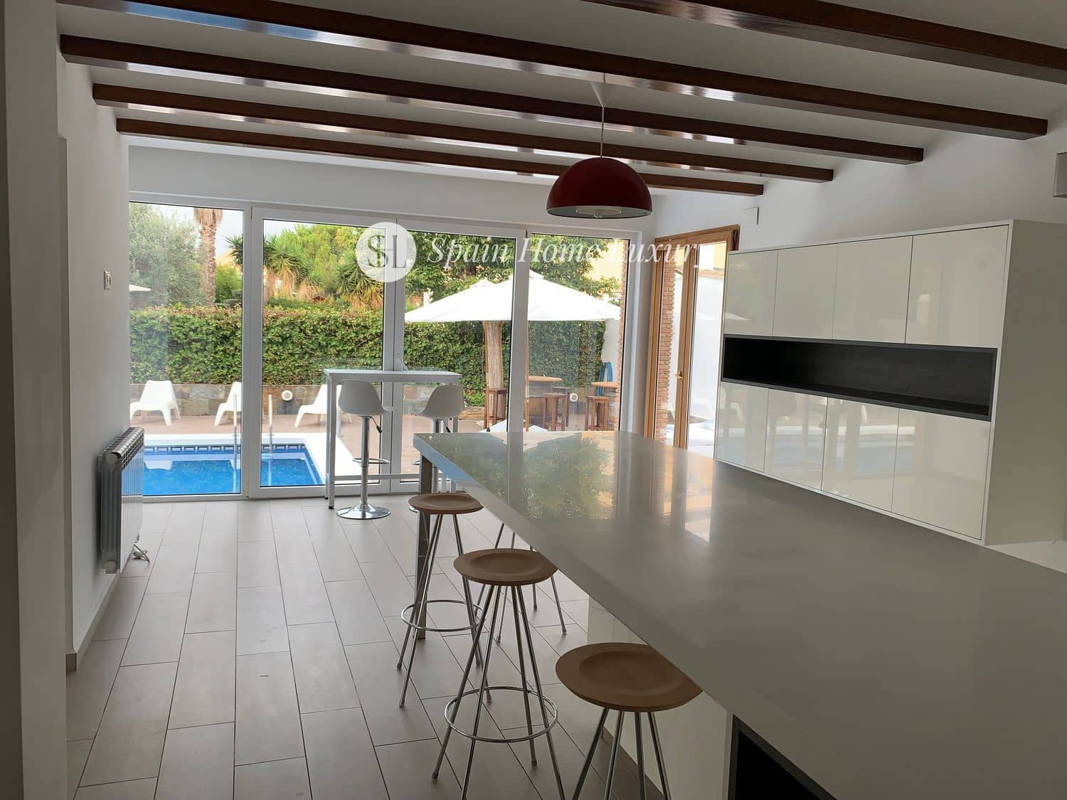 8 sypialnia Willa na sprzedaż w Betera z basenem garażem - 995 000 € (Ref: 9432732)