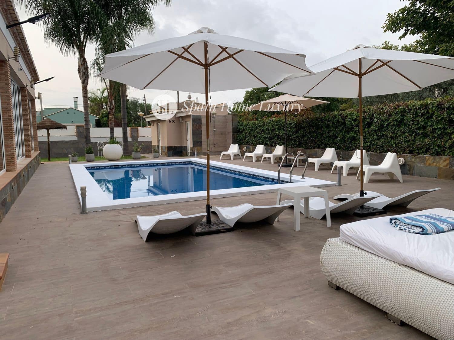 8 sypialnia Willa na sprzedaż w Betera z basenem garażem - 995 000 € (Ref: 9432732)