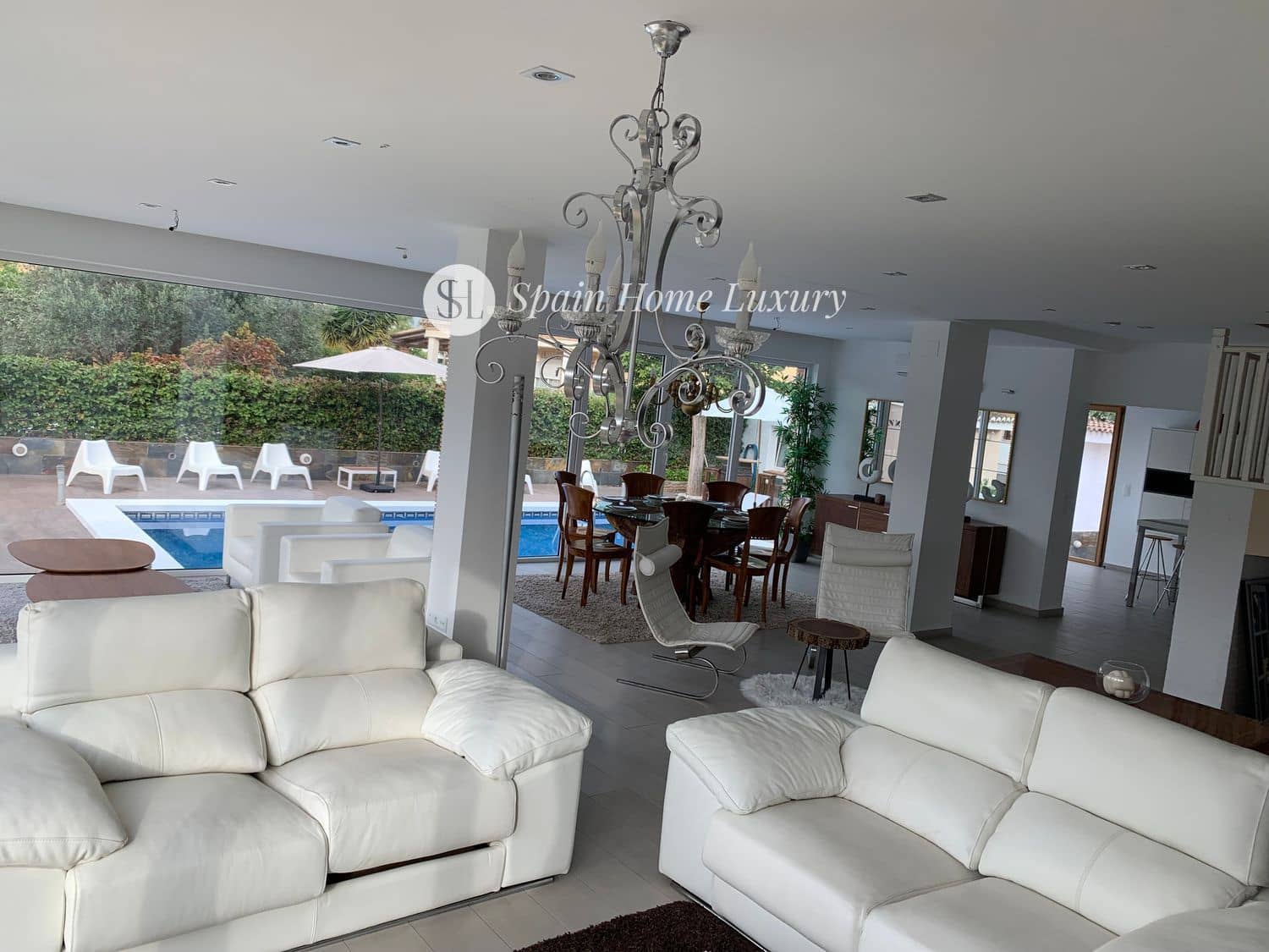 8 sypialnia Willa na sprzedaż w Betera z basenem garażem - 995 000 € (Ref: 9432732)