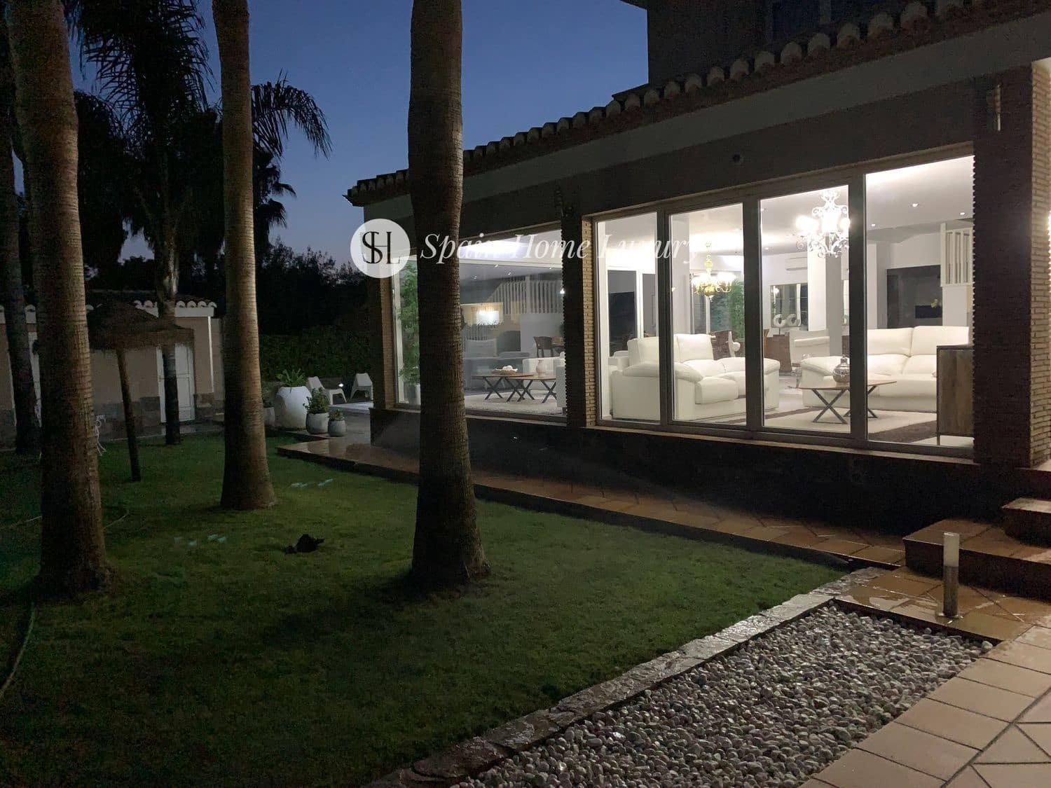 8 sypialnia Willa na sprzedaż w Betera z basenem garażem - 995 000 € (Ref: 9432732)