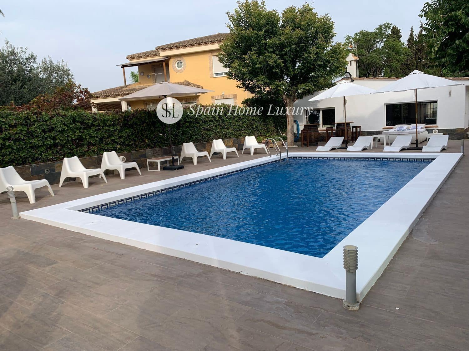 8 sypialnia Willa na sprzedaż w Betera z basenem garażem - 995 000 € (Ref: 9432732)