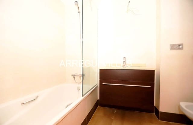 Ático de 2 habitaciones en Dénia en alquiler con piscina garaje - 1.150 € (Ref: 9468215)