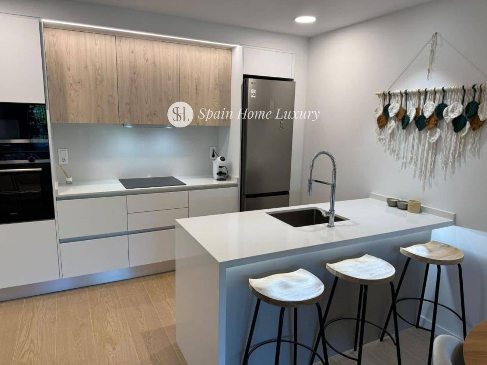 2 bedroom Flat for sale in Denia with pool garage - € 498,000 (Ref: 9480735)