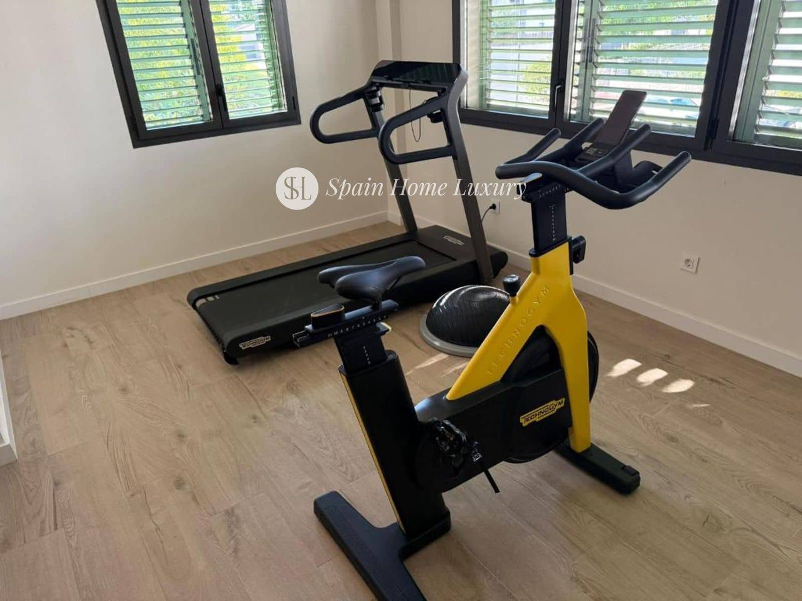 2 bedroom Flat for sale in Denia with pool garage - € 498,000 (Ref: 9480735)