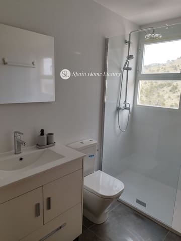 2 bedroom Flat for sale in Benidorm with pool garage - € 250,000 (Ref: 9481358)