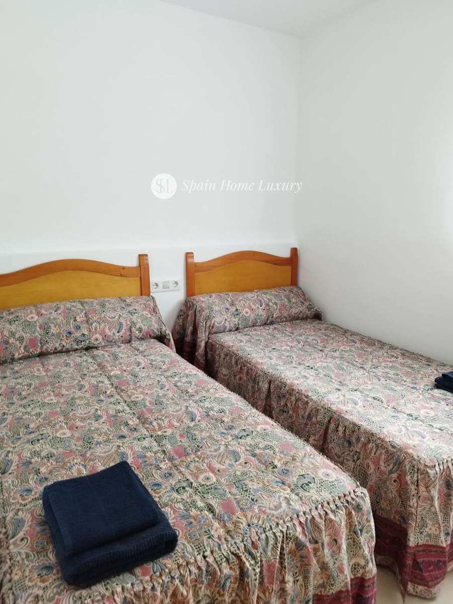 2 bedroom Flat for sale in Benidorm with pool garage - € 250,000 (Ref: 9481358)