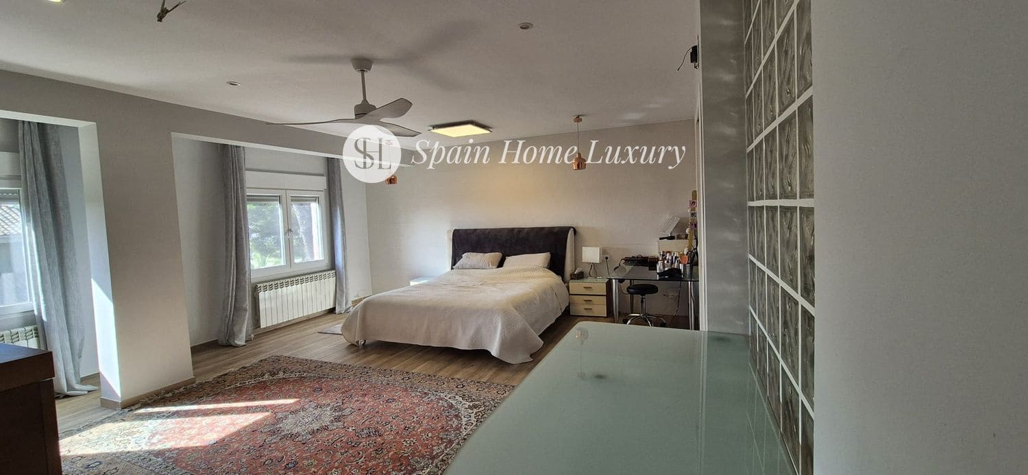 7 bedroom Villa for sale in San Antonio de Benageber with pool garage - € 750,000 (Ref: 9482399)