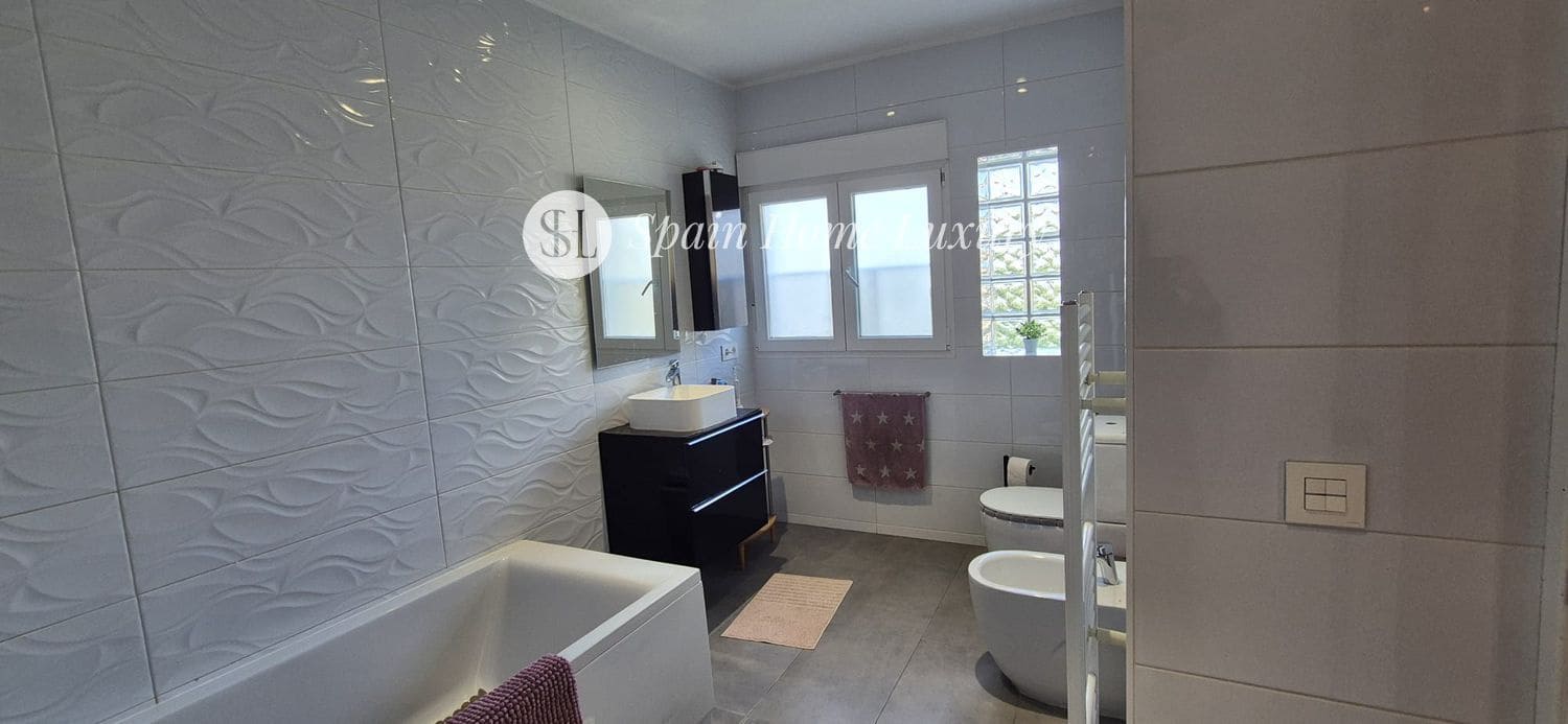 7 bedroom Villa for sale in San Antonio de Benageber with pool garage - € 750,000 (Ref: 9482399)