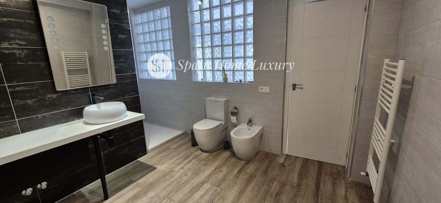 7 bedroom Villa for sale in San Antonio de Benageber with pool garage - € 750,000 (Ref: 9482399)