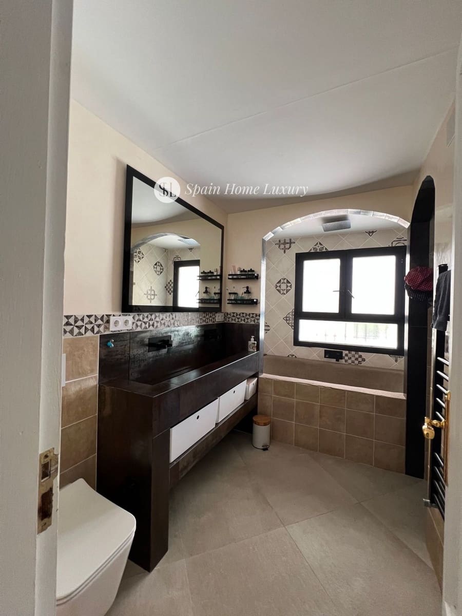 8 soveværelse Villa til salg i Callosa d'En Sarria med swimmingpool - € 1.495.000 (Ref: 9488582)