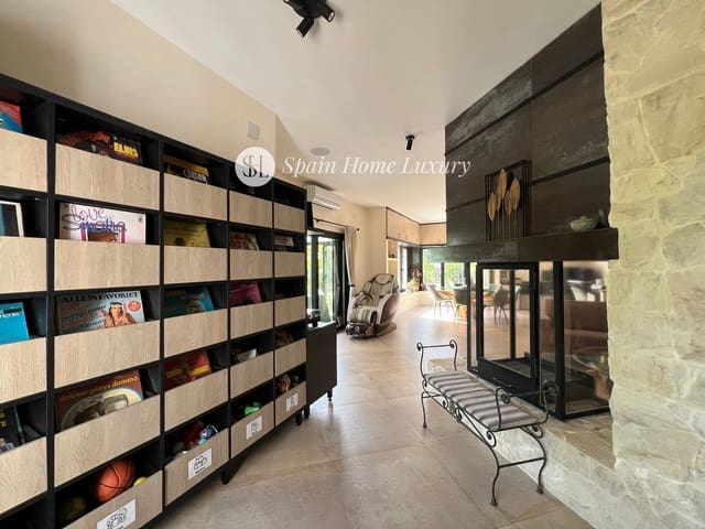 8 soveværelse Villa til salg i Callosa d'En Sarrià med swimmingpool - € 1.495.000 (Ref: 9488582)