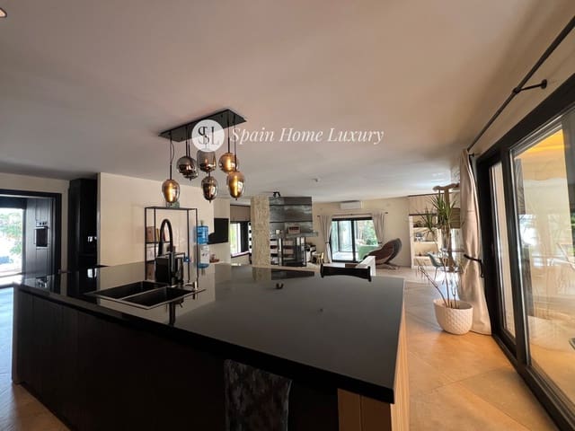 8 soveværelse Villa til salg i Callosa d'En Sarrià med swimmingpool - € 1.495.000 (Ref: 9488582)