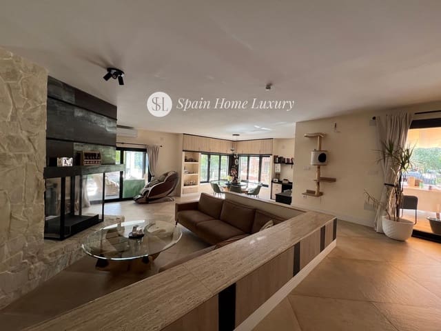 8 soveværelse Villa til salg i Callosa d'En Sarrià med swimmingpool - € 1.495.000 (Ref: 9488582)