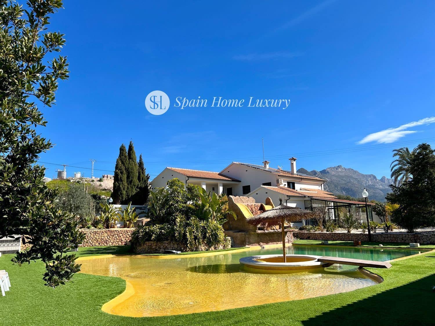 8 soveværelse Villa til salg i Callosa d'En Sarria med swimmingpool - € 1.495.000 (Ref: 9488582)