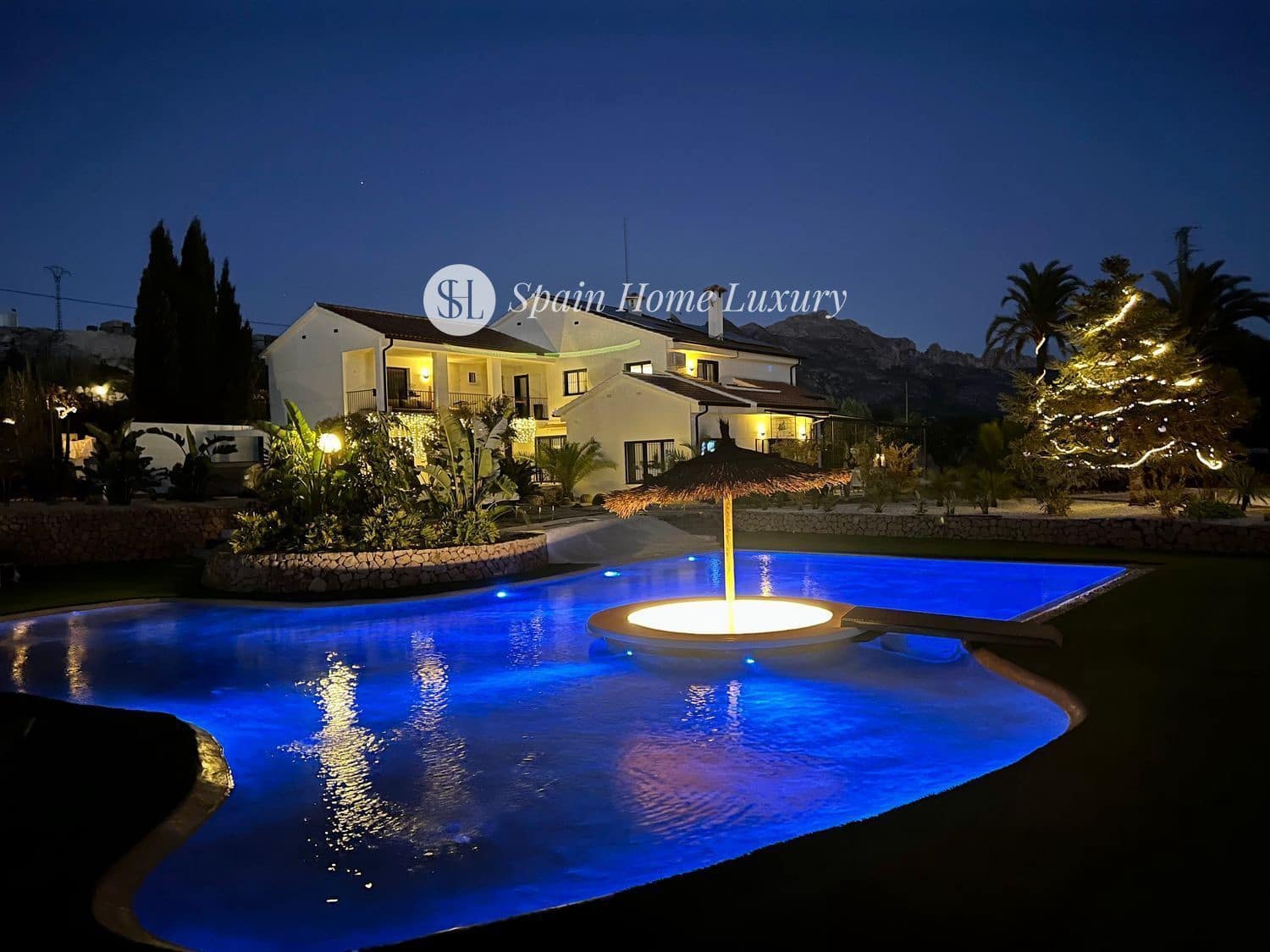 8 soveværelse Villa til salg i Callosa d'En Sarria med swimmingpool - € 1.495.000 (Ref: 9488582)