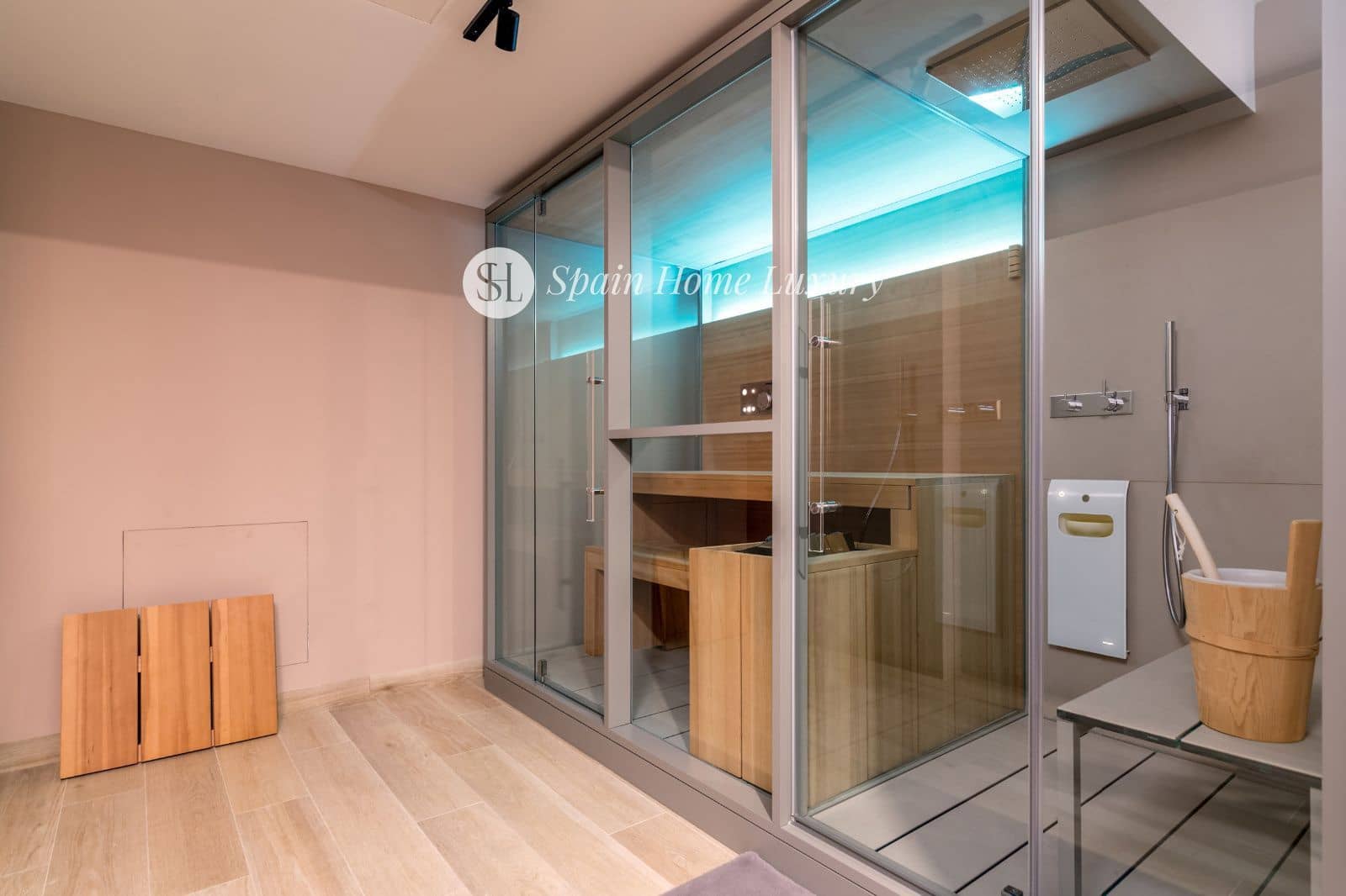 5 sypialnia Willa na sprzedaż w Alfaz del Pi / L'Alfas del Pi z basenem garażem - 2 250 000 € (Ref: 9593220)