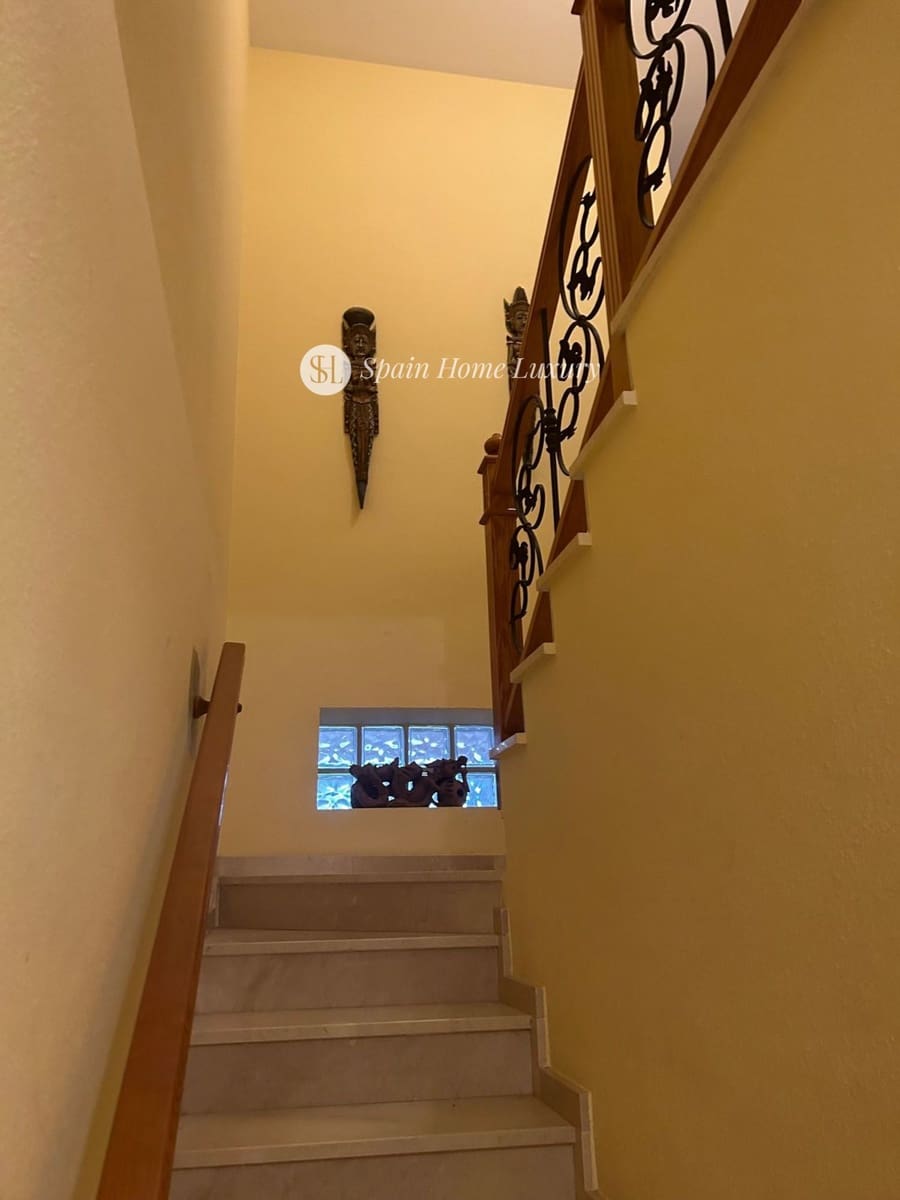 5 soverom Hus til salgs i Alfaz del Pi / L'Alfas del Pi med svømmebasseng garasje - € 450 000 (Ref: 9623227)