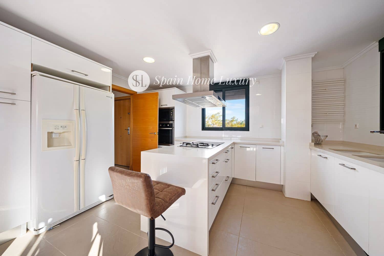 5 sypialnia Willa na sprzedaż w Torrent z garażem - 800 000 € (Ref: 9665173)