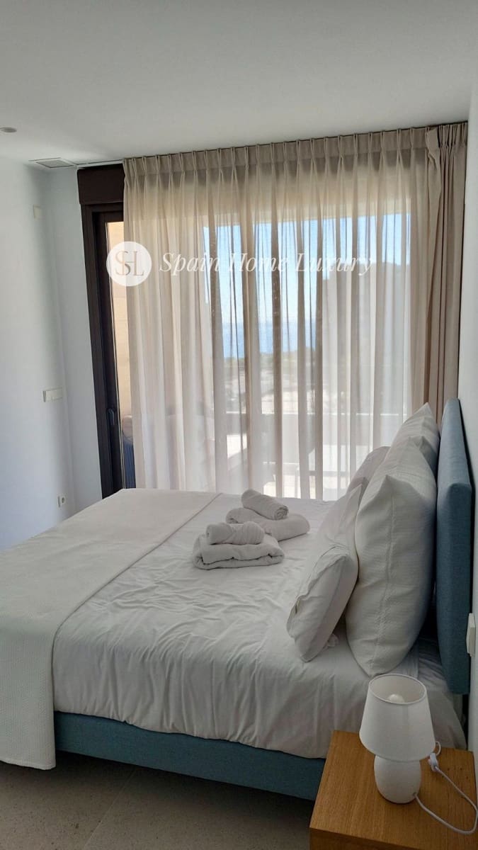 2 bedroom Flat for sale in La Villajoyosa / Vila Joiosa with pool garage - € 420,000 (Ref: 9735962)