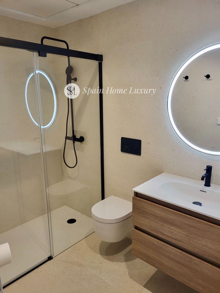 2 bedroom Flat for sale in La Villajoyosa / Vila Joiosa with pool garage - € 420,000 (Ref: 9735962)