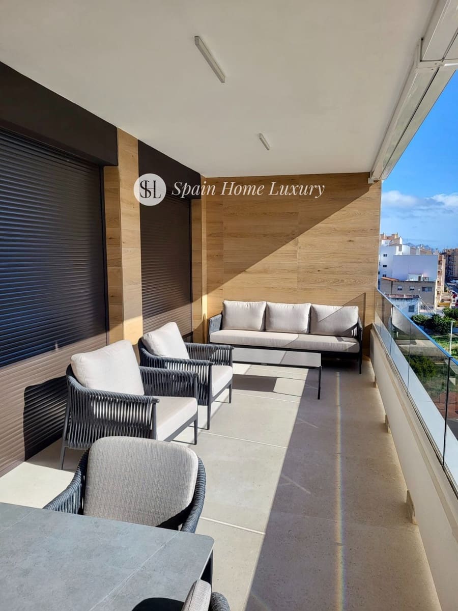 2 bedroom Flat for sale in La Villajoyosa / Vila Joiosa with pool garage - € 420,000 (Ref: 9735962)