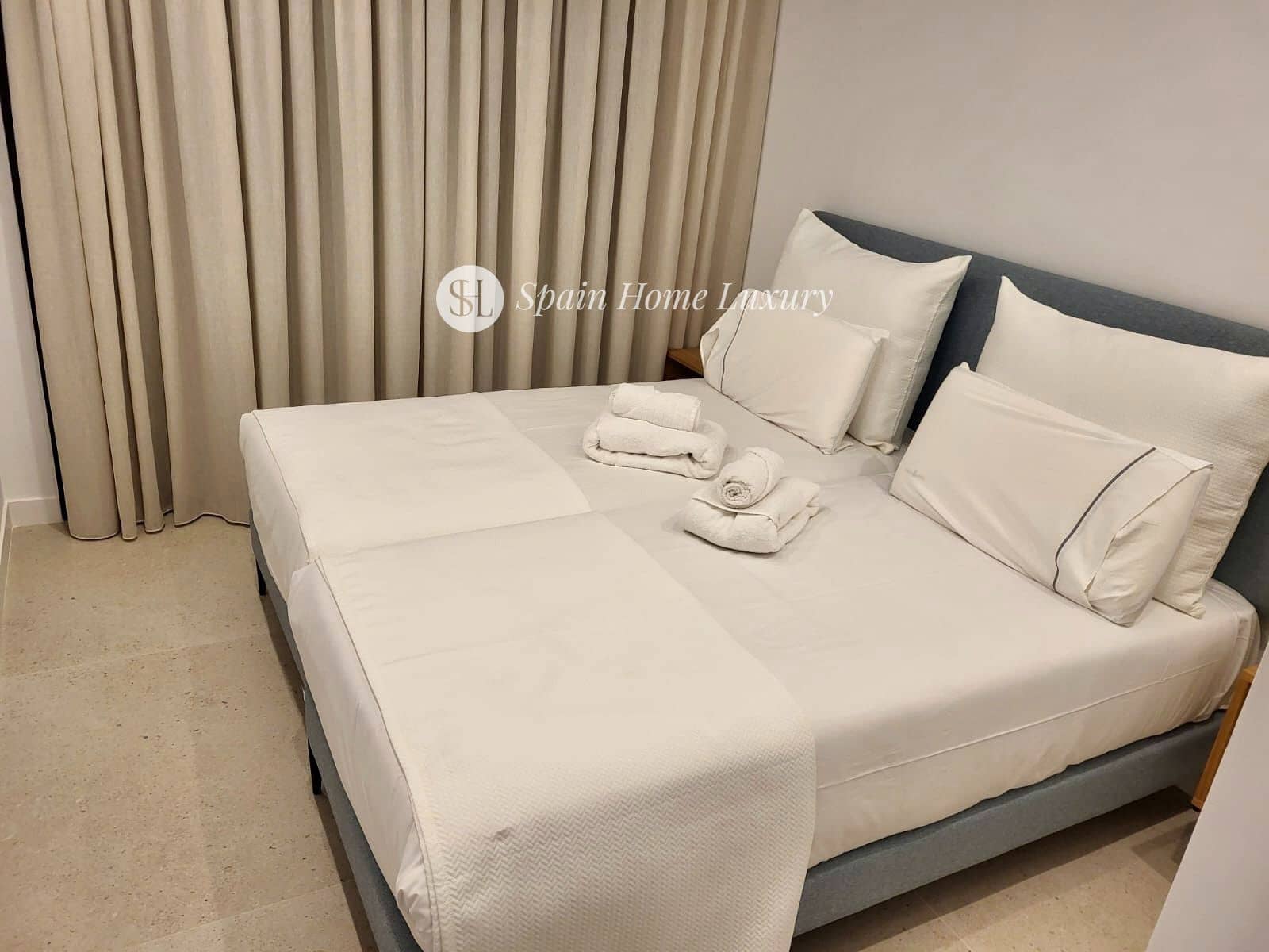 2 bedroom Flat for sale in La Villajoyosa / Vila Joiosa with pool garage - € 420,000 (Ref: 9735962)