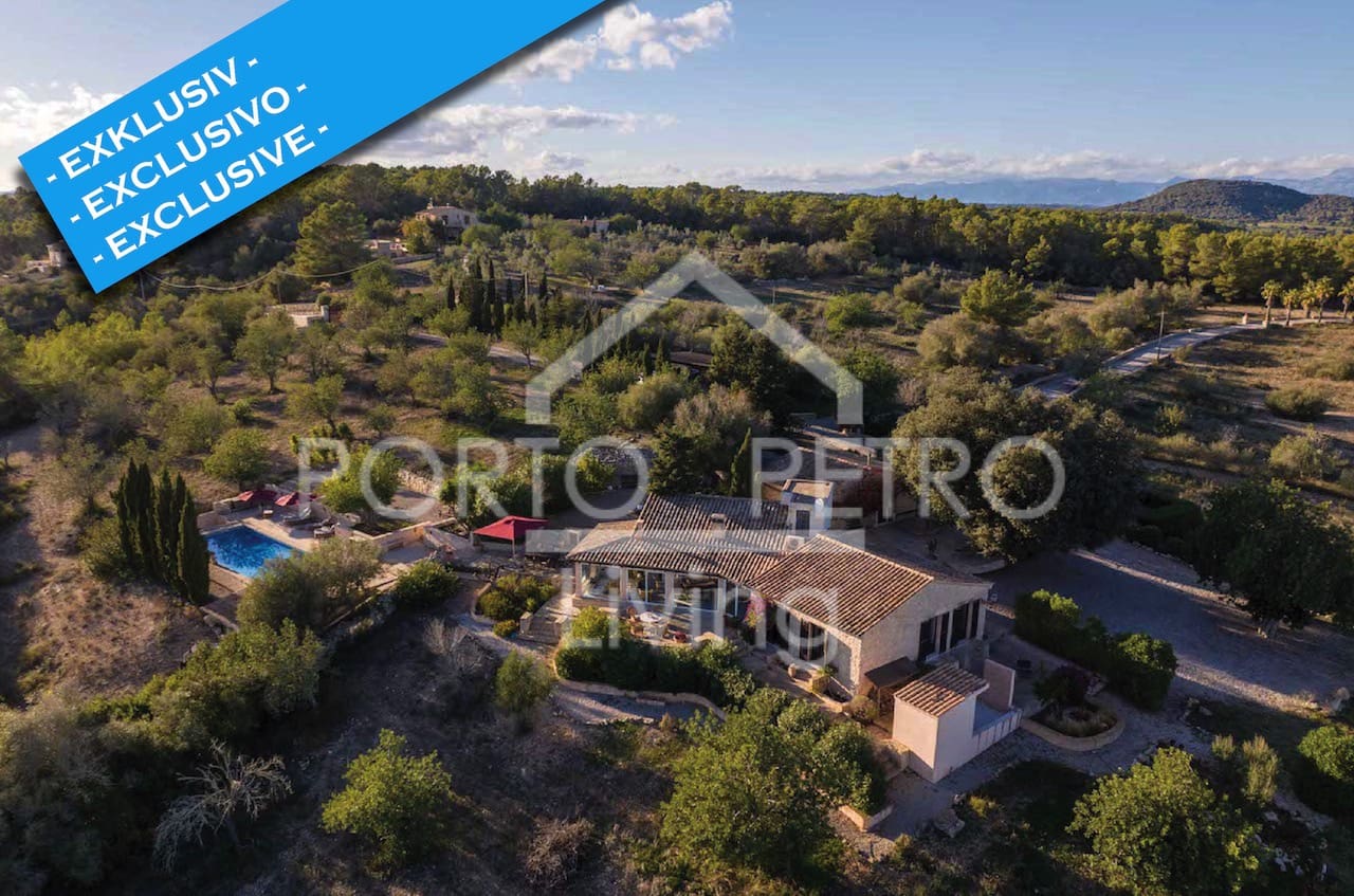 4 soveværelse Finca/Landehus til salg i Petra med swimmingpool - € 2.480.000 (Ref: 8958231)