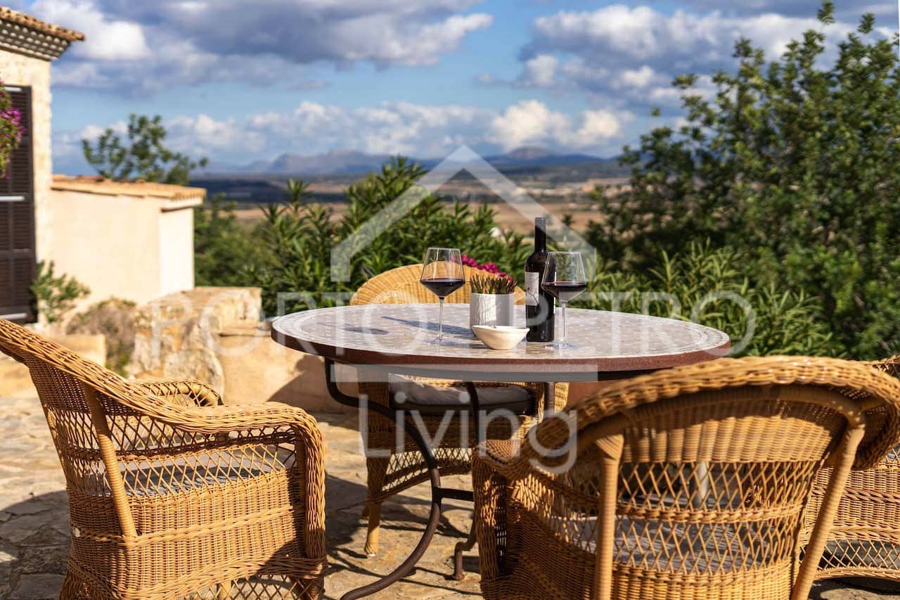 4 soveværelse Finca/Landehus til salg i Petra med swimmingpool - € 2.480.000 (Ref: 8958231)