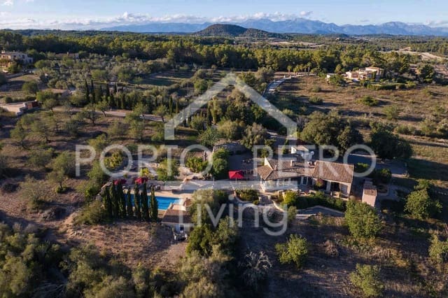 4 soveværelse Finca/Landehus til salg i Petra med swimmingpool - € 2.480.000 (Ref: 8958231)