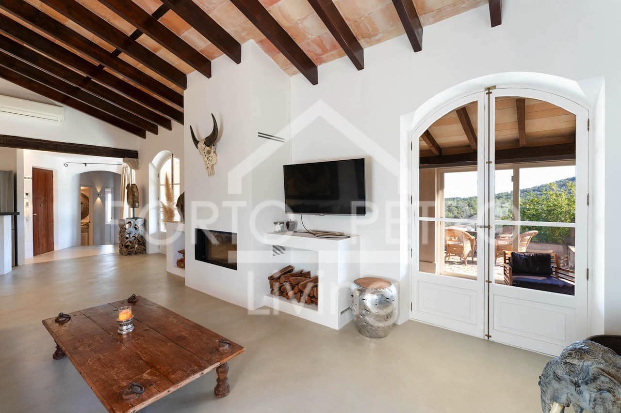 4 soveværelse Finca/Landehus til salg i Petra med swimmingpool - € 2.480.000 (Ref: 8958231)