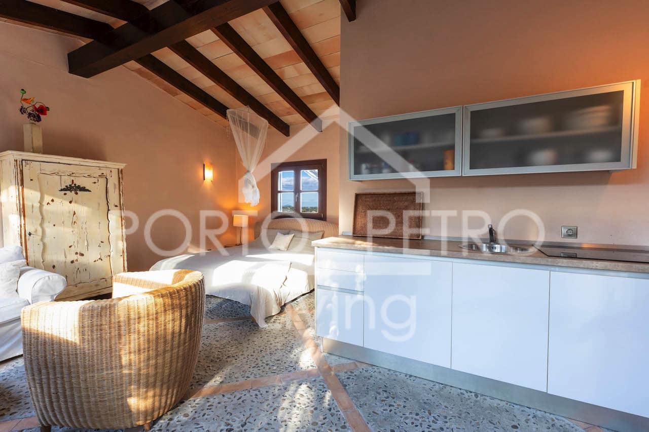 4 soveværelse Finca/Landehus til salg i Petra med swimmingpool - € 2.480.000 (Ref: 8958231)