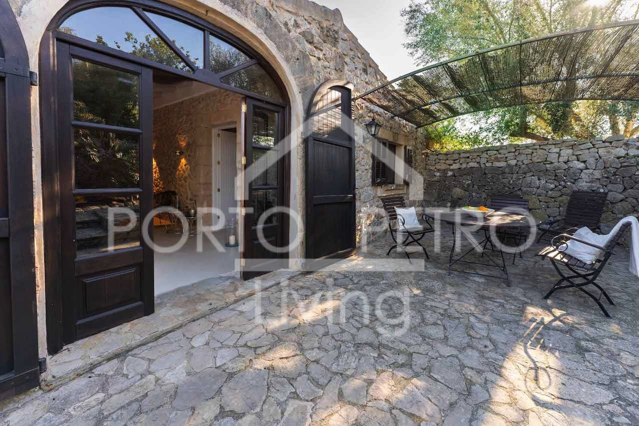 4 soveværelse Finca/Landehus til salg i Petra med swimmingpool - € 2.480.000 (Ref: 8958231)