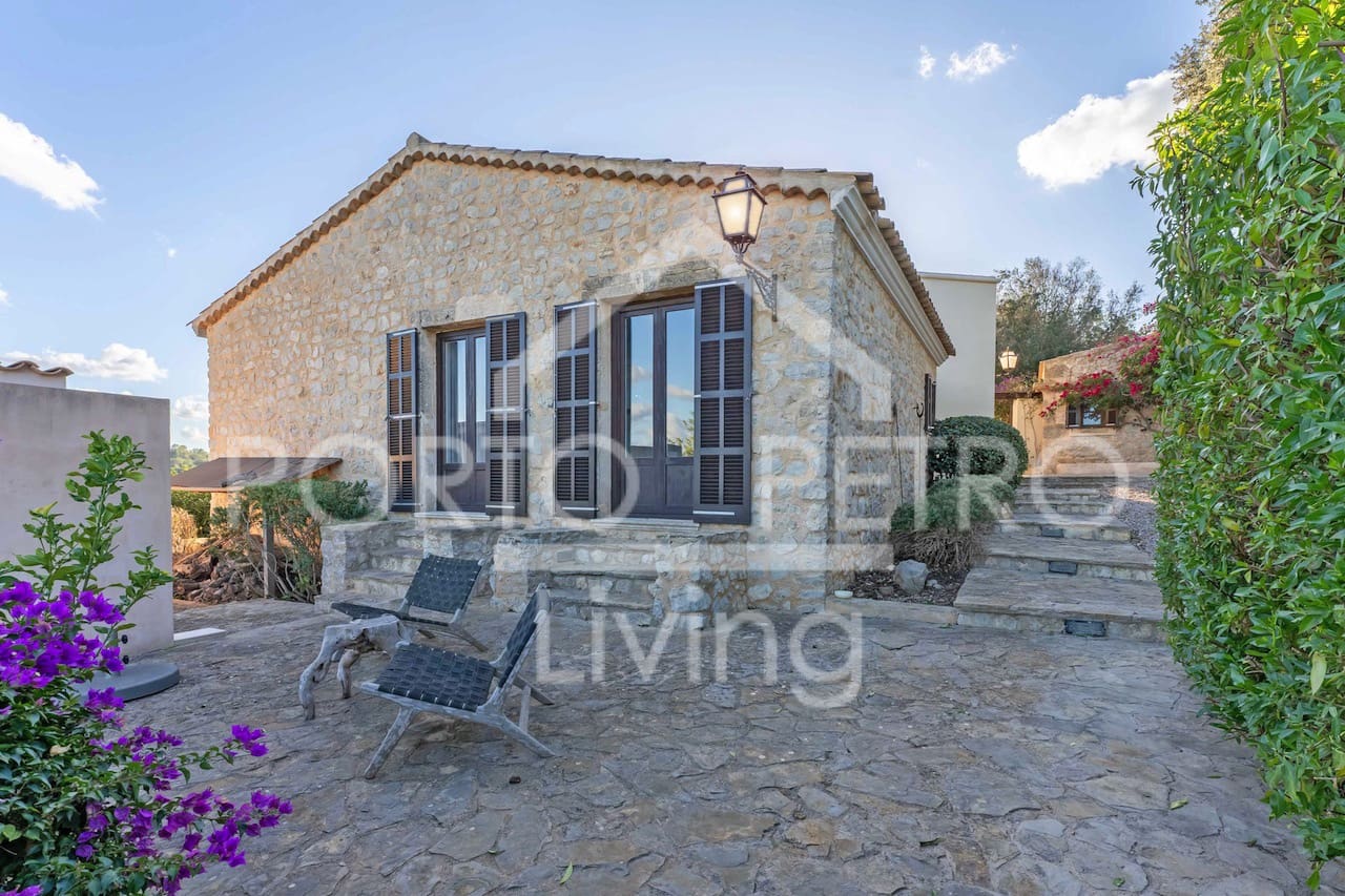 4 soveværelse Finca/Landehus til salg i Petra med swimmingpool - € 2.480.000 (Ref: 8958231)