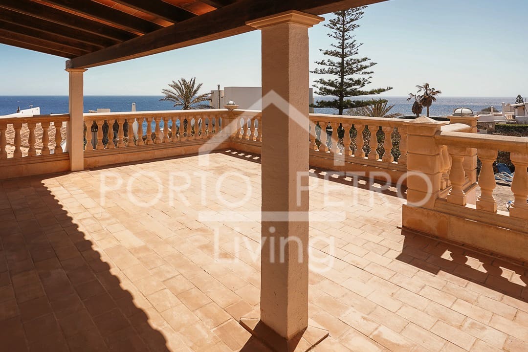 6 slaapkamer Villa te koop in Cala Serena met zwembad garage - € 1.665.000 (Ref: 9347962)